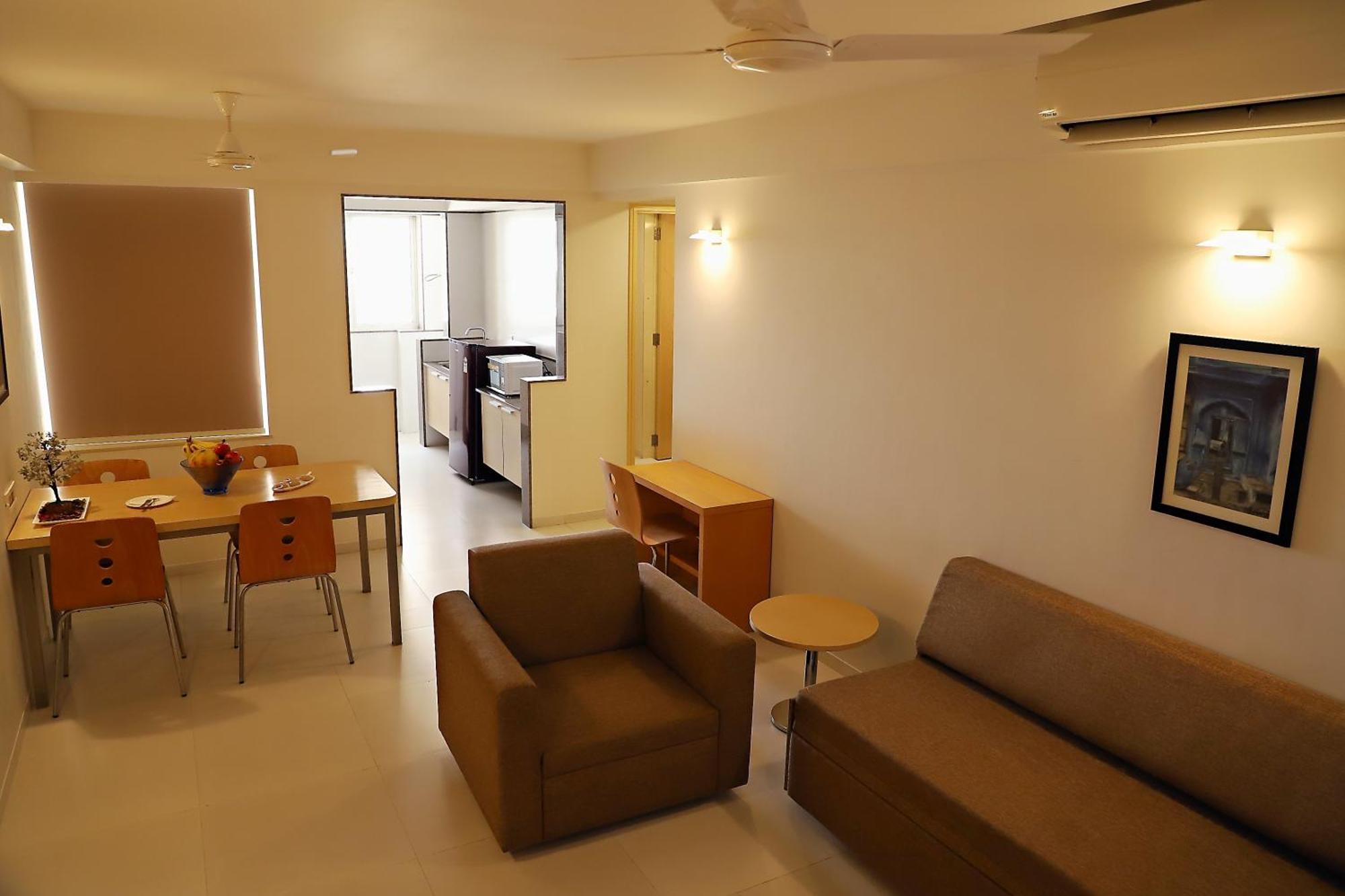 แพเทรีย สวีท Hotel ราชโกฎิ ภายนอก รูปภาพ