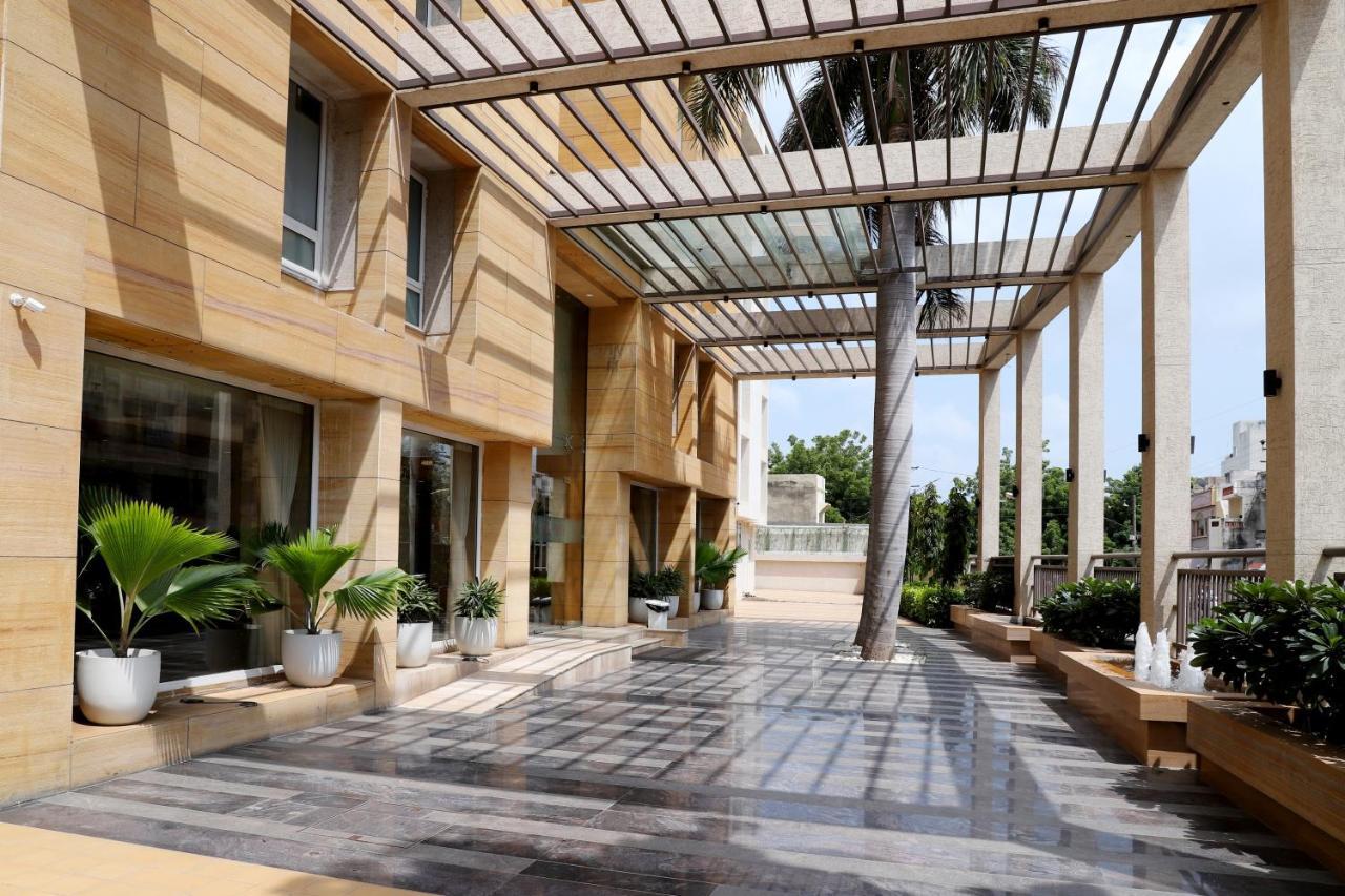 แพเทรีย สวีท Hotel ราชโกฎิ ภายนอก รูปภาพ