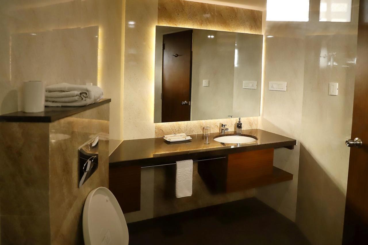แพเทรีย สวีท Hotel ราชโกฎิ ภายนอก รูปภาพ