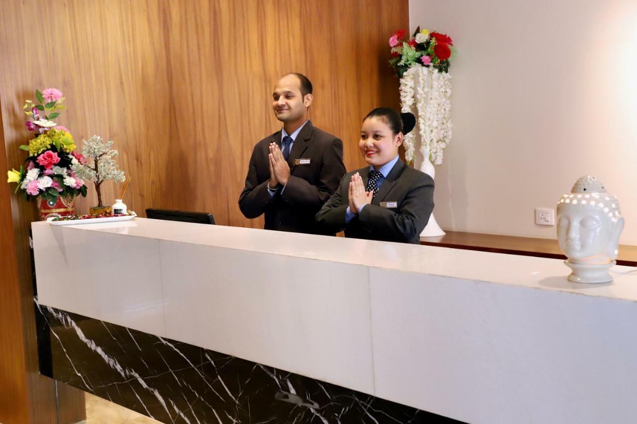แพเทรีย สวีท Hotel ราชโกฎิ ภายนอก รูปภาพ